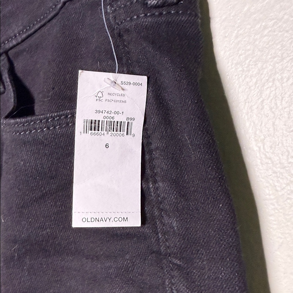 Old Navy Black Denim Shorts - Size 6 - NWT - Picture 6 of 7